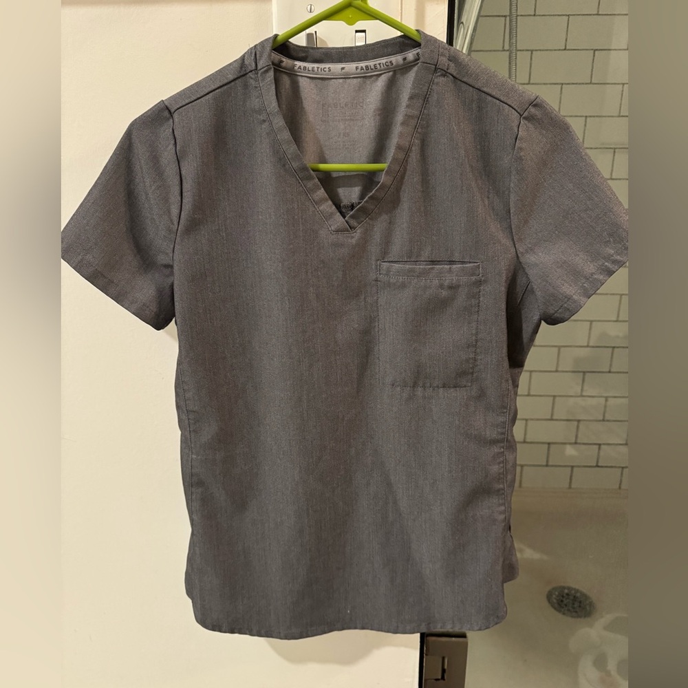 Fabletics Grey Scrub Set